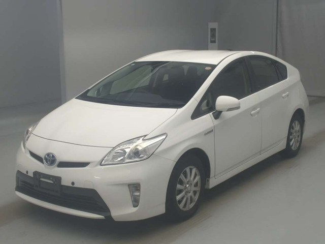 TOYOTA PRIUS — фото