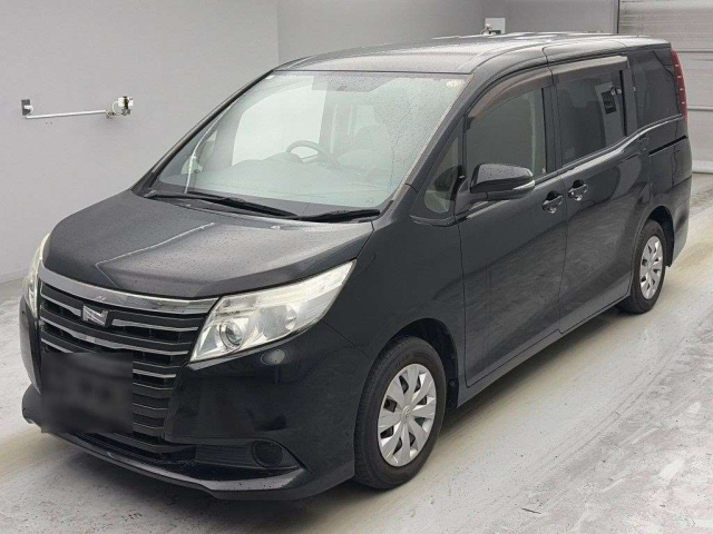 TOYOTA NOAH — фото