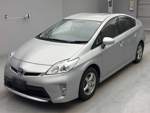 TOYOTA PRIUS — фото