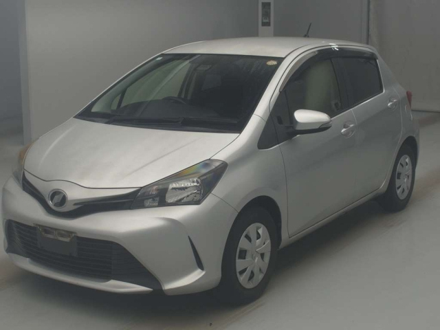 TOYOTA VITZ — фото
