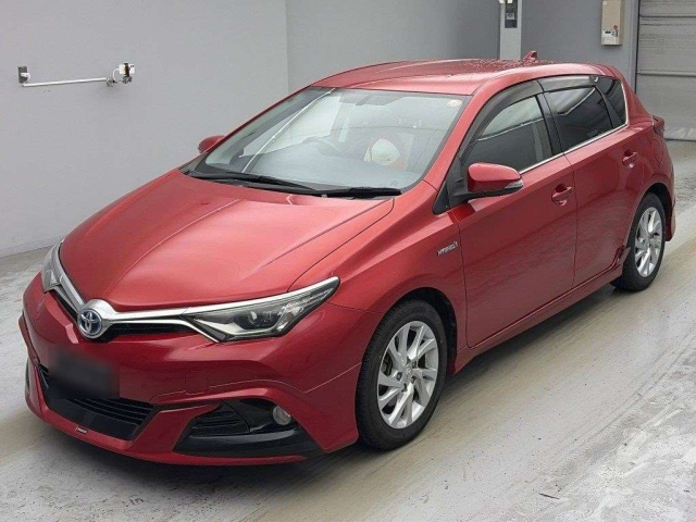 TOYOTA AURIS — фото