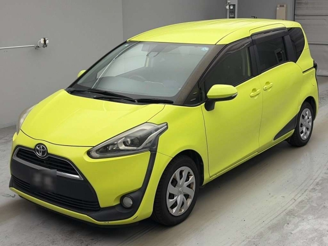 TOYOTA SIENTA — фото
