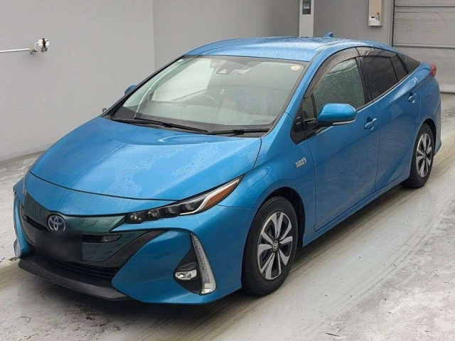 TOYOTA PRIUS — фото