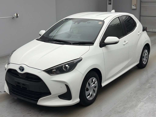 TOYOTA YARIS — фото