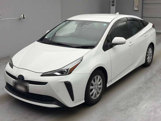 TOYOTA PRIUS — фото