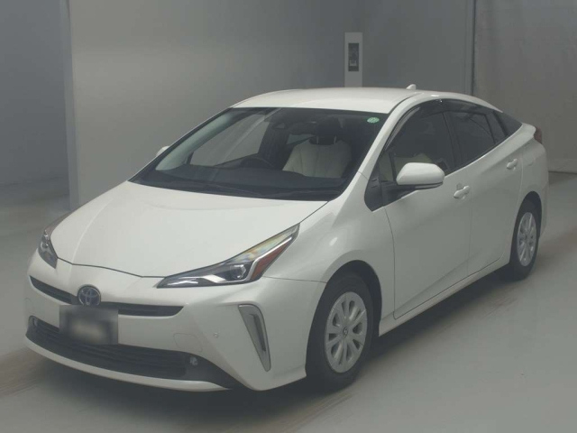 TOYOTA PRIUS — фото