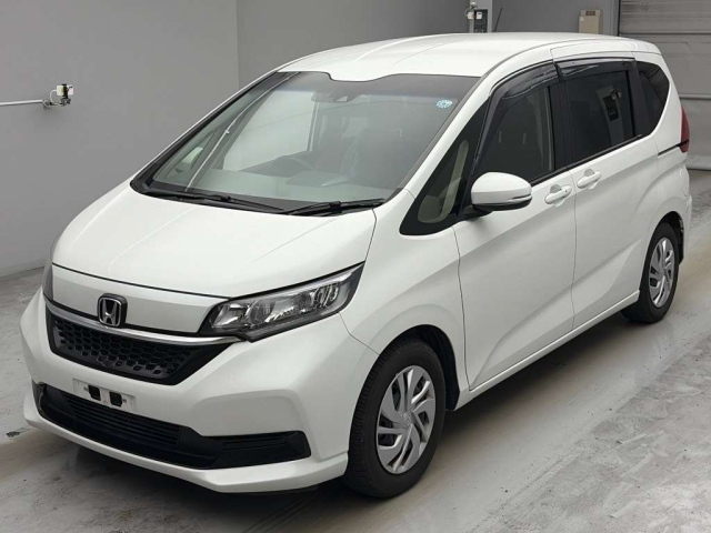 HONDA FREED — фото