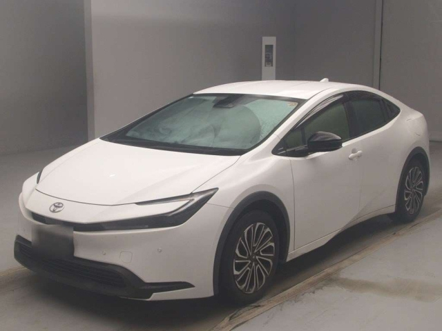 TOYOTA PRIUS — фото