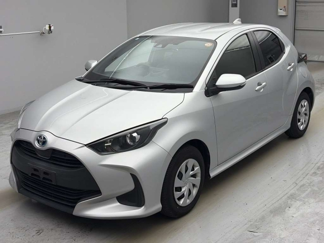 TOYOTA YARIS — фото
