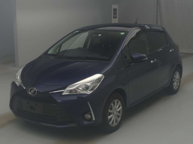 TOYOTA VITZ — фото
