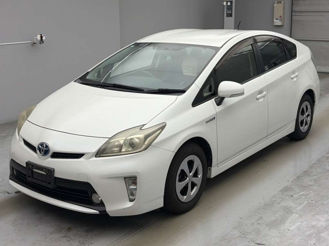 TOYOTA PRIUS — фото
