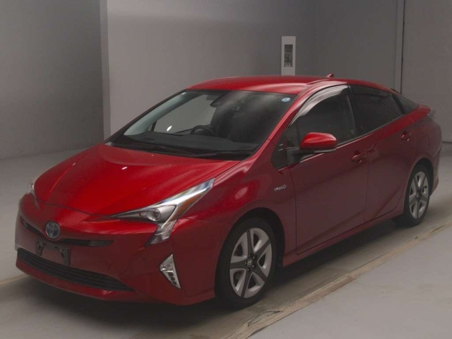 TOYOTA PRIUS — фото