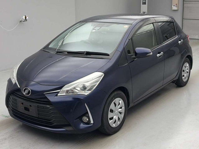 TOYOTA VITZ — фото
