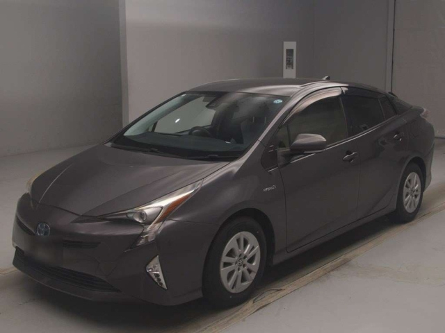 TOYOTA PRIUS — фото