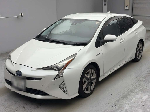 TOYOTA PRIUS — фото