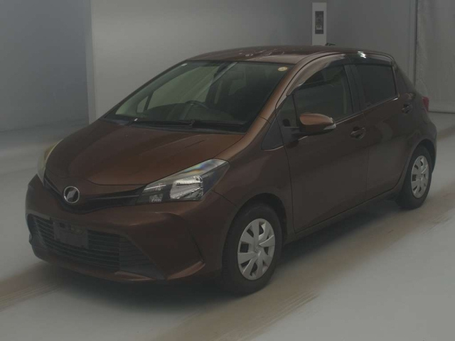 TOYOTA VITZ — фото