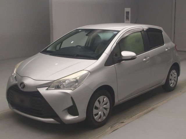 TOYOTA VITZ — фото