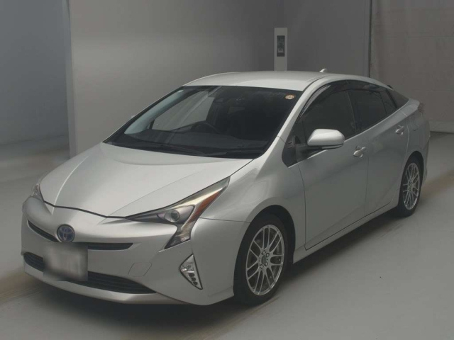 TOYOTA PRIUS — фото