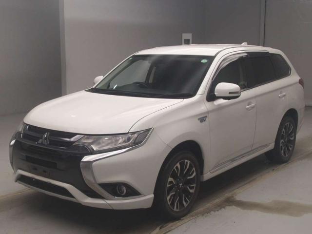 MITSUBISHI OUTLANDER — фото