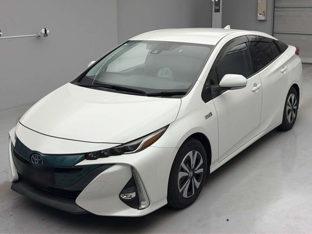 TOYOTA PRIUS — фото
