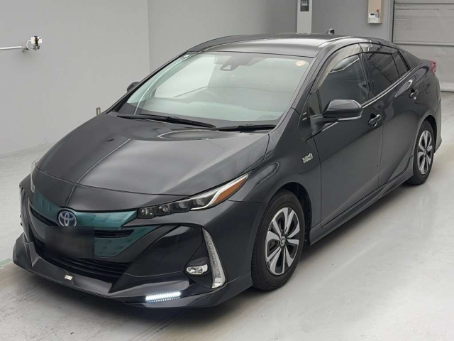 TOYOTA PRIUS — фото