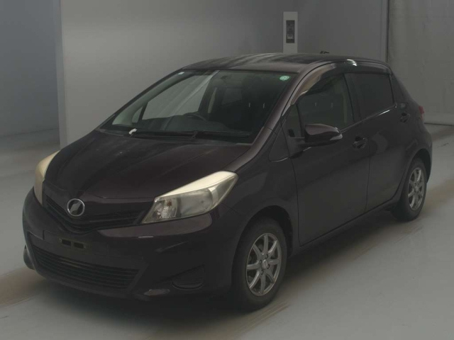 TOYOTA VITZ — фото
