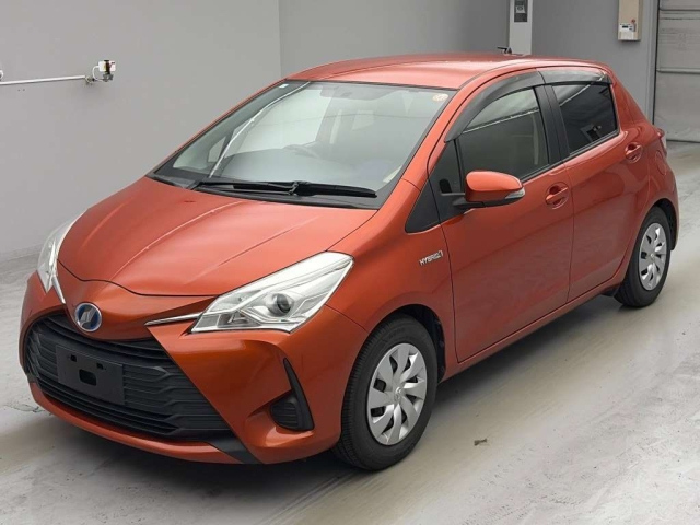 TOYOTA VITZ — фото
