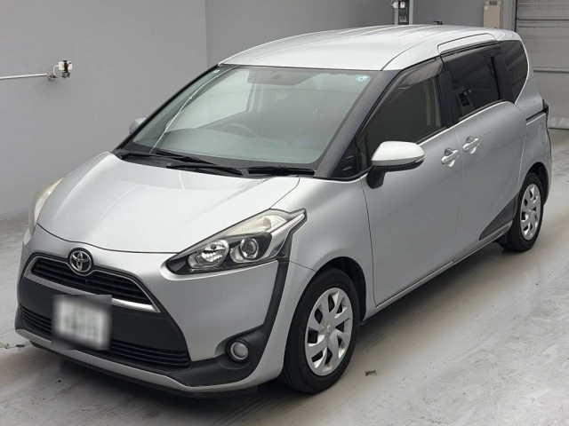 TOYOTA SIENTA — фото