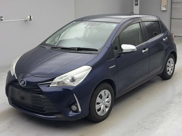 TOYOTA VITZ — фото