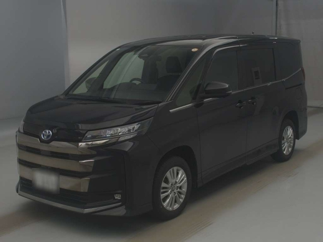 TOYOTA NOAH — фото