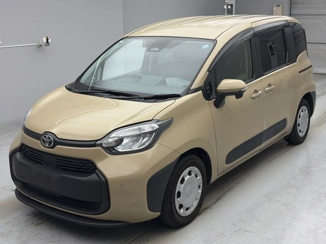 TOYOTA SIENTA — фото