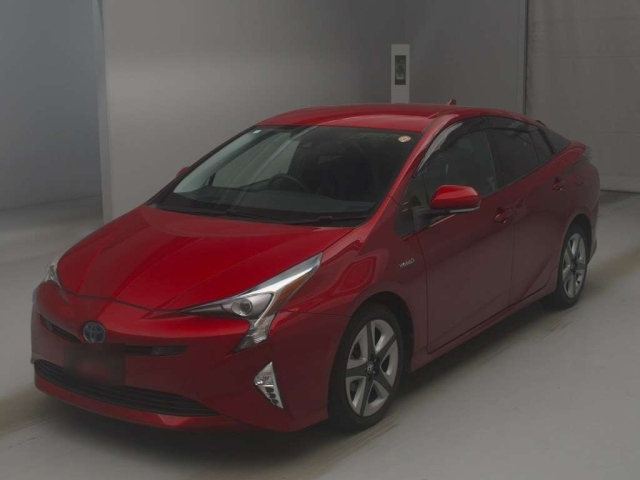 TOYOTA PRIUS — фото