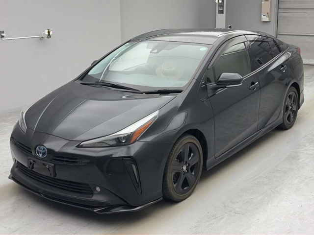 TOYOTA PRIUS — фото