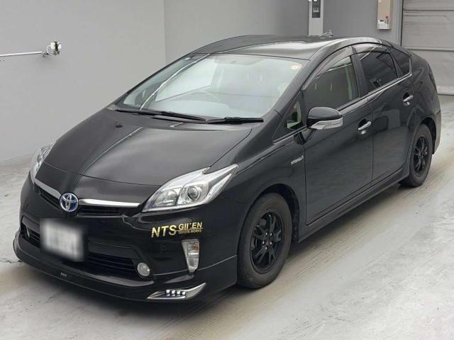TOYOTA PRIUS — фото