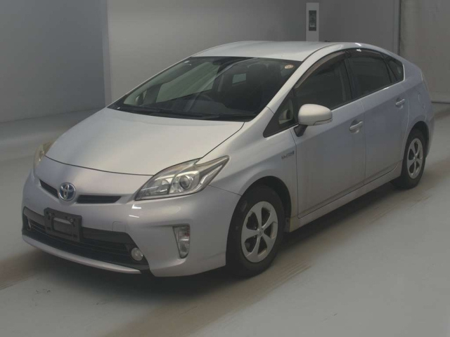 TOYOTA PRIUS — фото