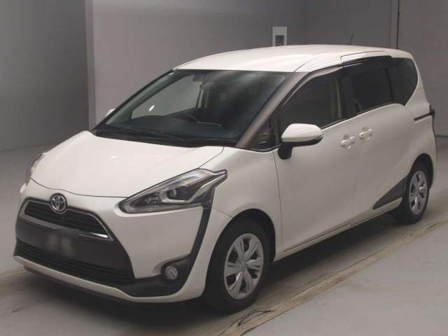 TOYOTA SIENTA — фото