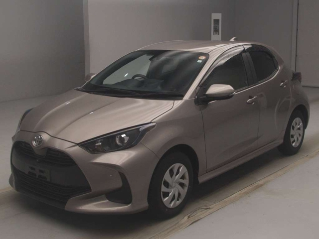 TOYOTA YARIS — фото