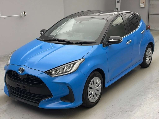 TOYOTA YARIS — фото