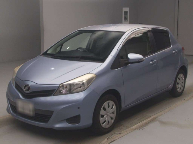 TOYOTA VITZ — фото