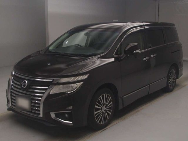 NISSAN ELGRAND — фото