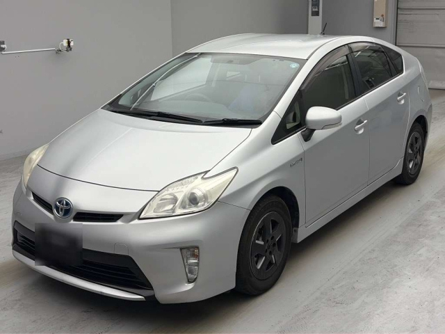 TOYOTA PRIUS — фото