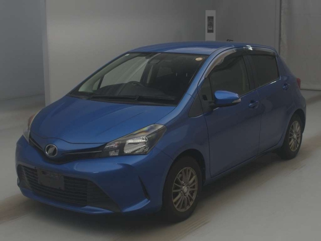TOYOTA VITZ — фото