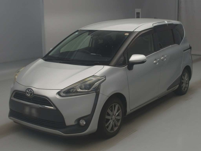 TOYOTA SIENTA — фото