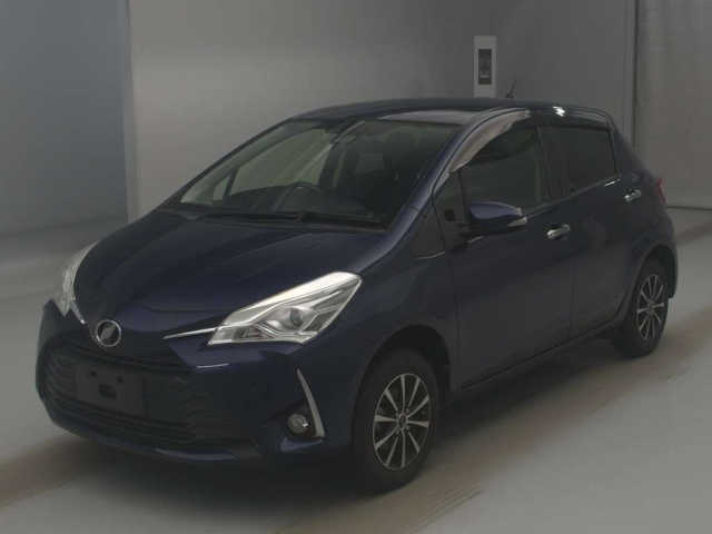 TOYOTA VITZ — фото