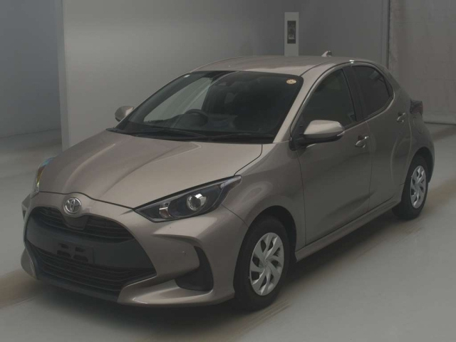 TOYOTA YARIS — фото