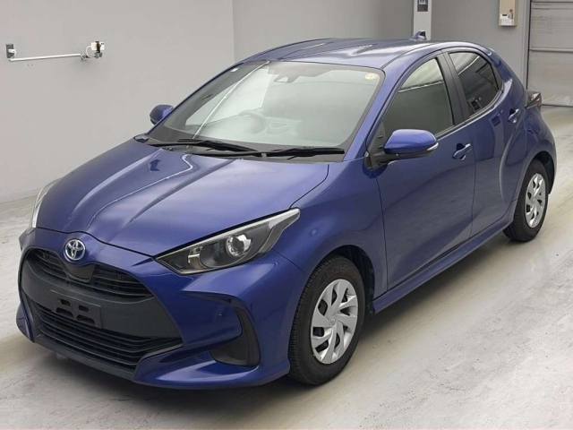 TOYOTA YARIS — фото