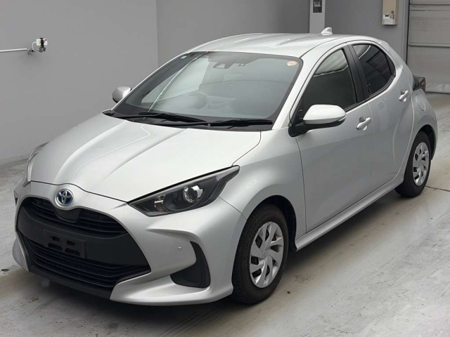 TOYOTA YARIS — фото