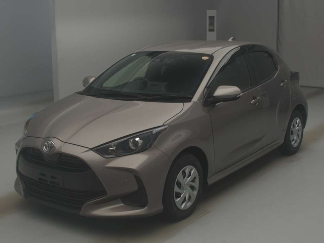 TOYOTA YARIS — фото