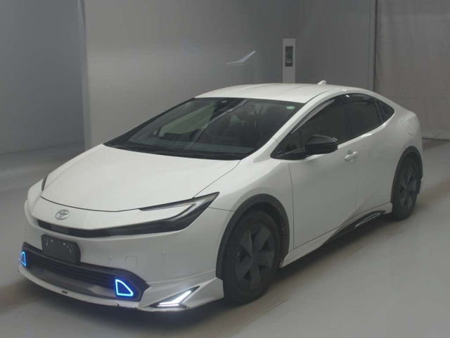 TOYOTA PRIUS — фото