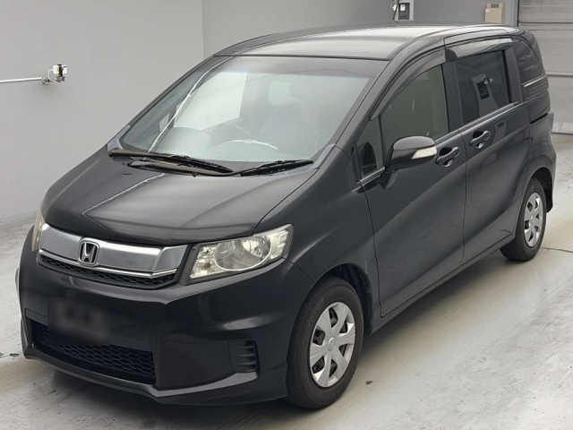 HONDA FREED — фото